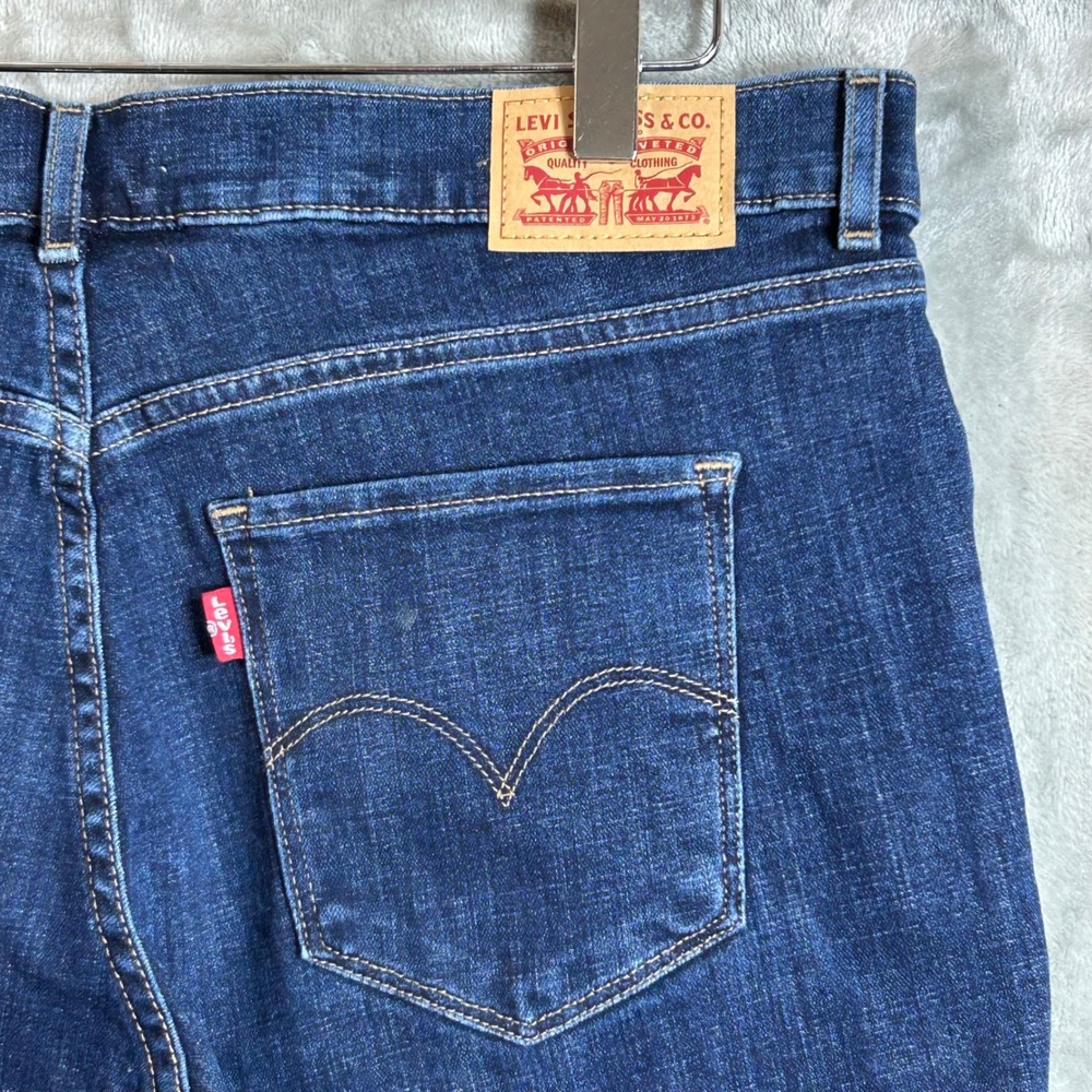 Levis Bermuda Shorts Womens 31 Dark Wash Blue Denim Stretch Mid Rise Casual - Picture 5 of 10